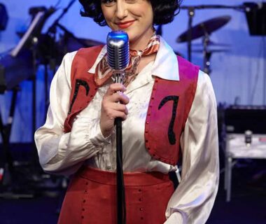 KATIE KAREL AS PATSY CLINE – photo by Aaron Rumley